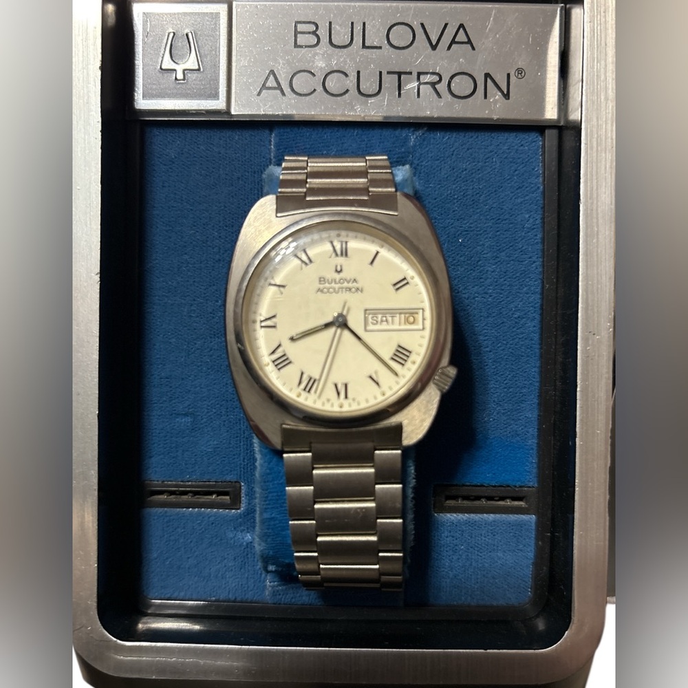 New Old Stock 1974 Bulova Accutron w/Box and original tags RARE